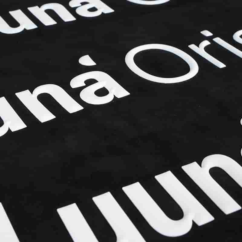 Logotipo en relieve de silicona 3D